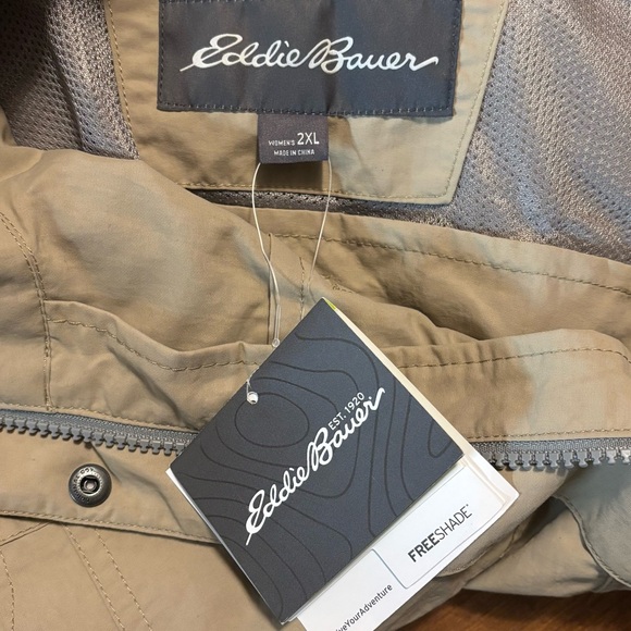 NWT Eddie Bauer Adventurer Hiking Vest, size 2xl - Picture 6 of 11